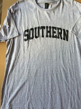 Gildan Light Gray 'SOUTHERN' Short-Sleeve Graphic Tee
